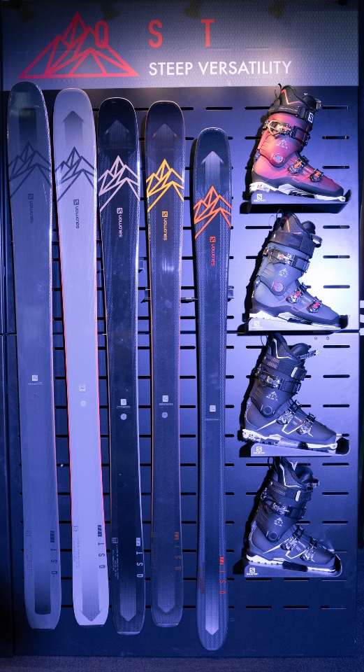 Présentoirs casques masques chaussures skis snowboards Salomon 8