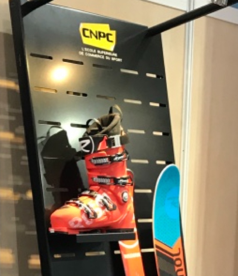 Présentoir chaussures ski documentation ski CNPC 1
