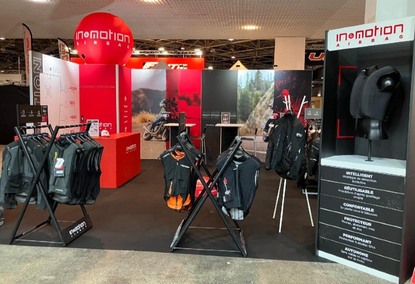 Nos présentoirs pour In&Motion au salon du 2 roues