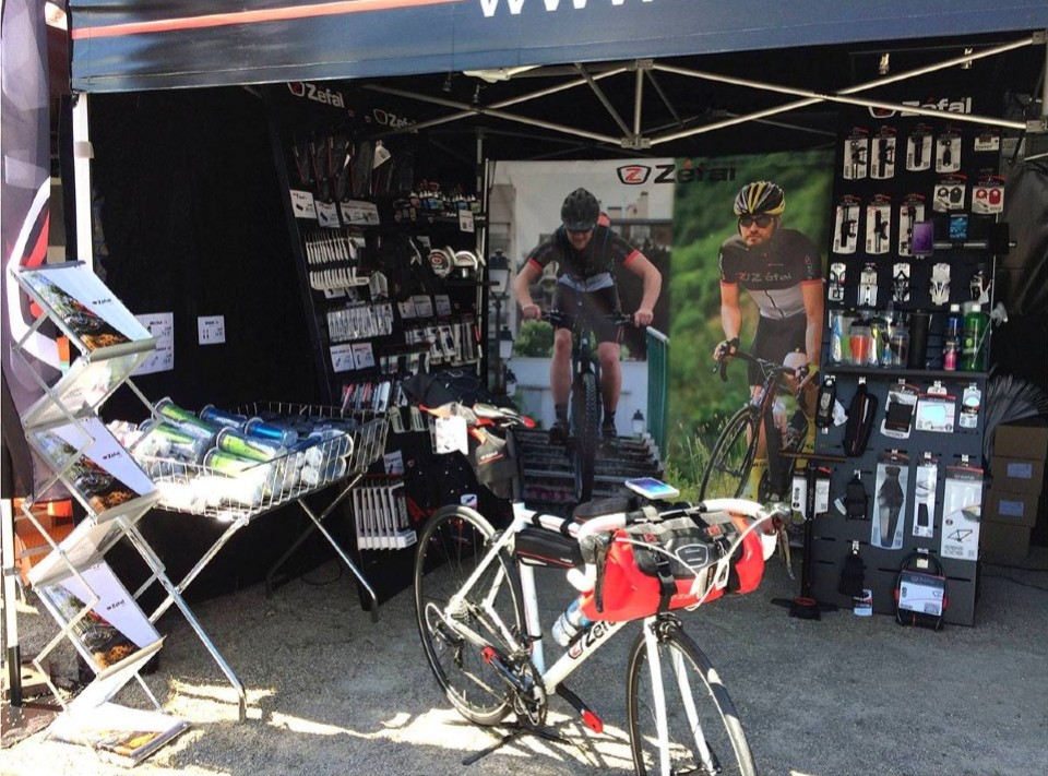 Nos présentoirs à accessoires cycle par Zéfal en noir