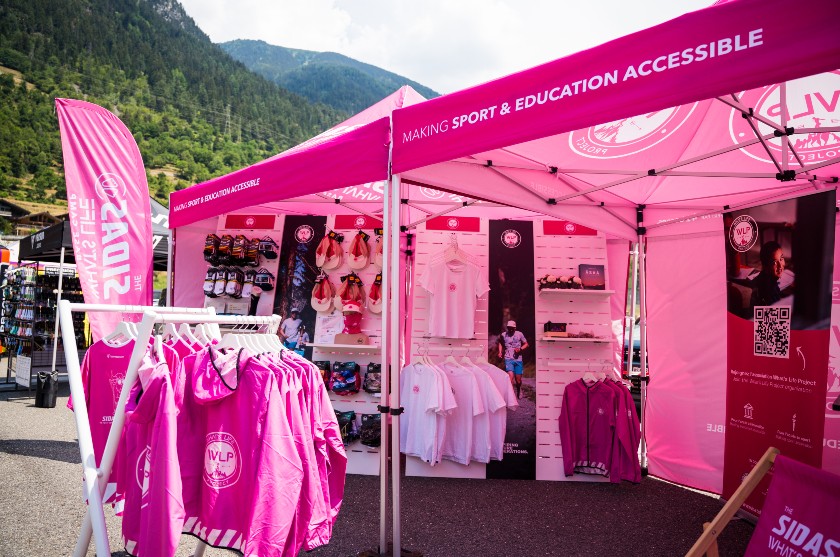 X.Light accompagne What’s Life Project à Chamonix et Verbier avec ses solutions d’exposition