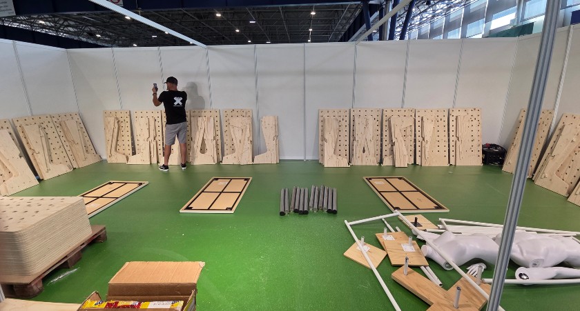 X.Light imagine un stand clé en main pour Cotopaxi et Teva à Sport-Achat Été